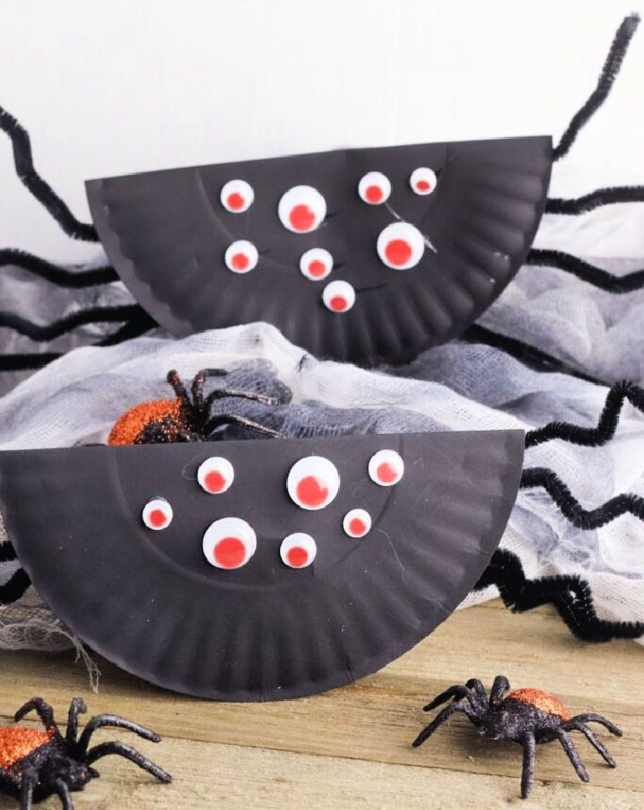 How to Make Paper Plate Spider