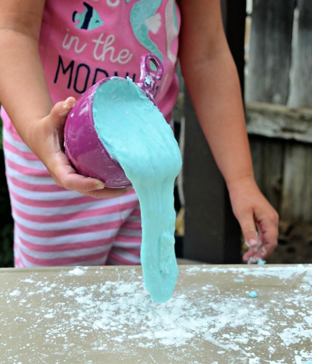 How to Make 2 Ingredient Silly Putty