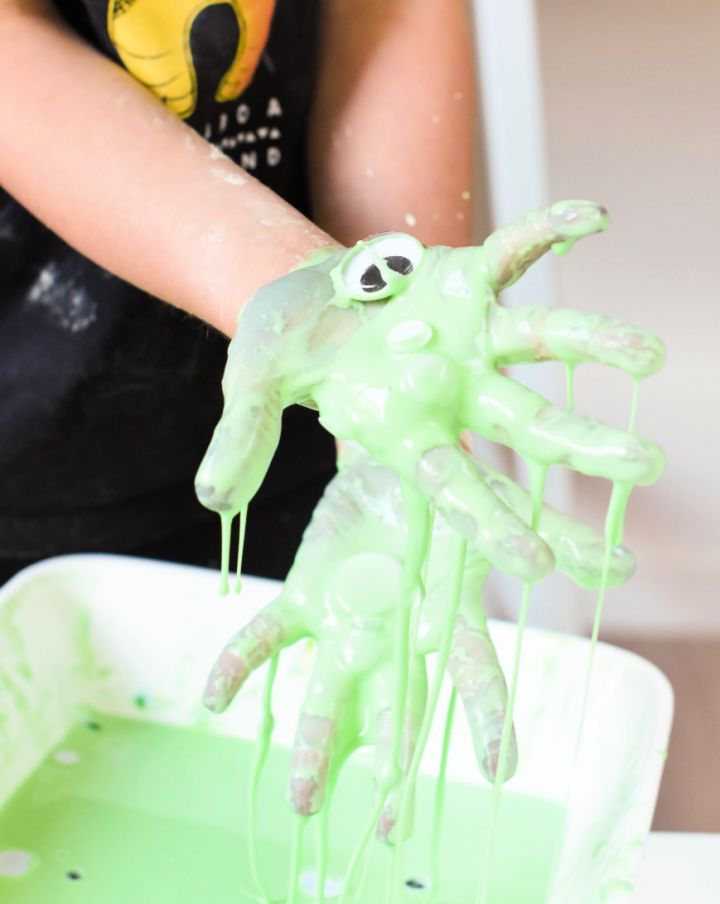How to Make Oobleck With Flour and Water Only