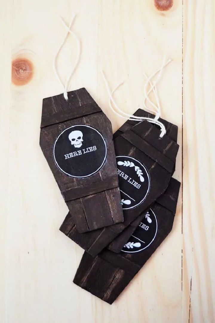 How to Make Unique Halloween Gift Tags
