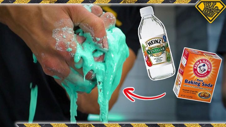 DIY Oobleck With Baking Soda and Vinegar
