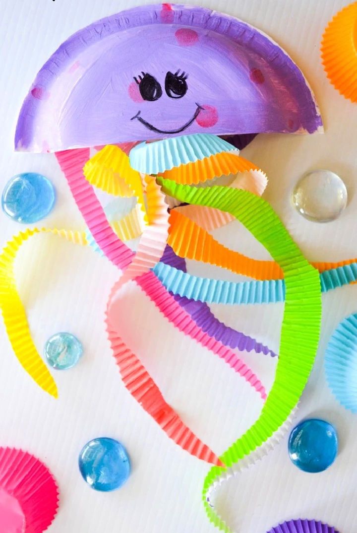 Make a Cupcake Liner Jiggling Jellyfish