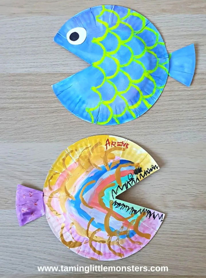 Make a Paper Plate Rainbow Fish for Toddlers