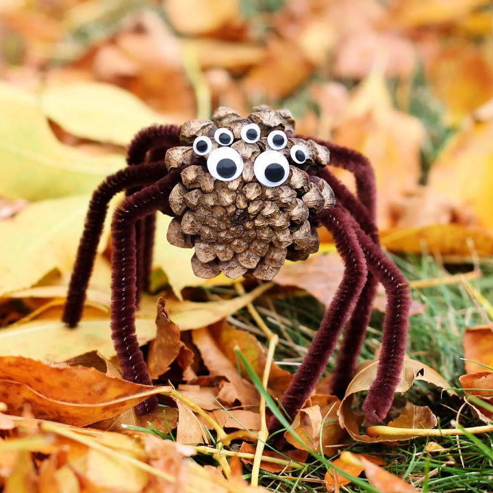 Make a Pine Cone Spiders