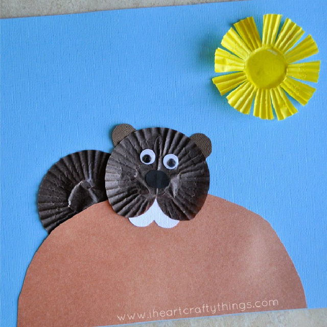 Making a Cupcake Liner Groundhog