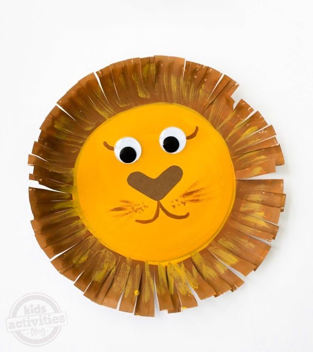Pretty DIY Paper Plate Lion for Kids