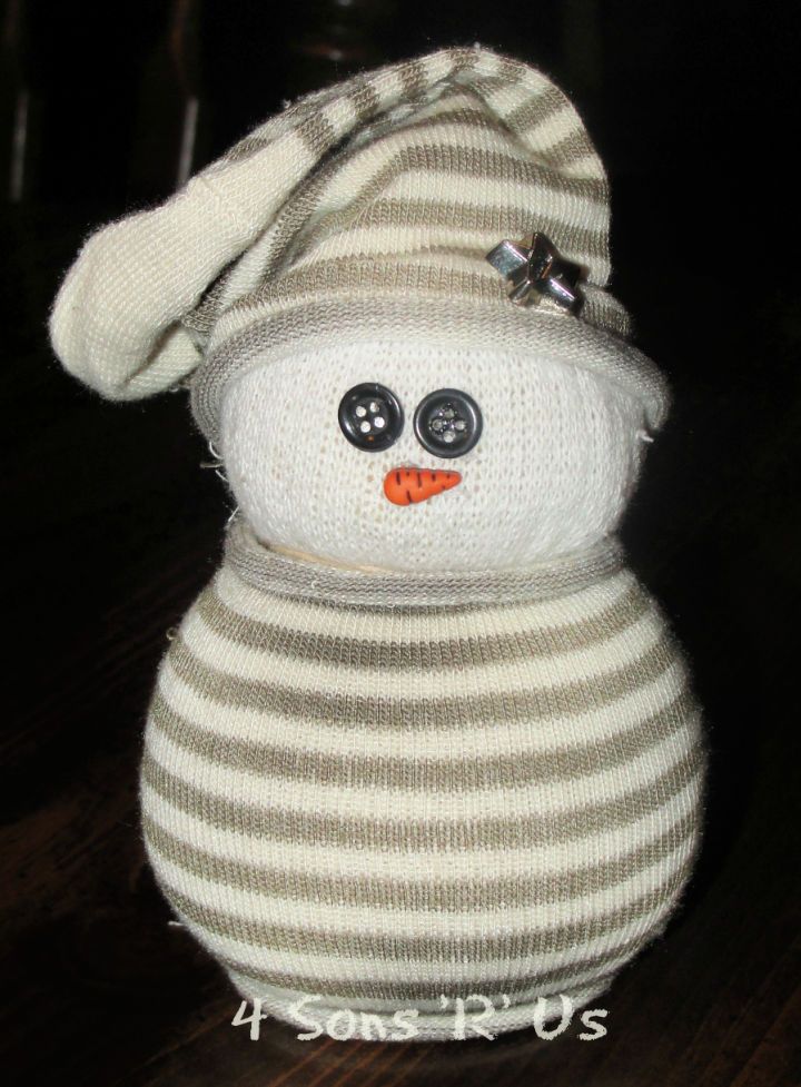 Simple DIY Snowman With Sock