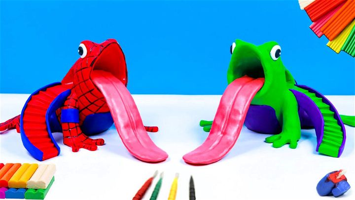 Slide Mixed Frog Superheroes Spider Man Hulk With Clay