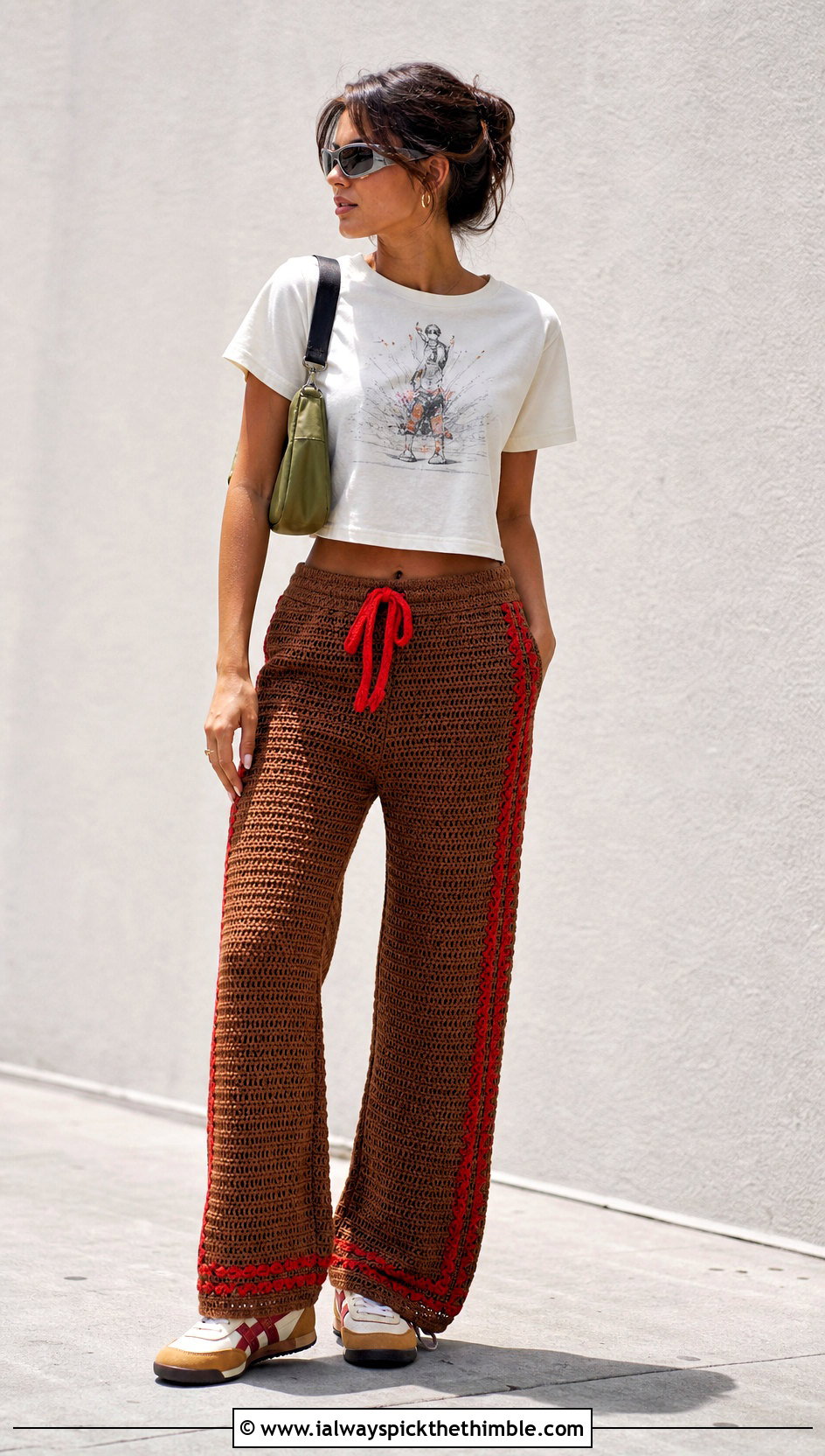 Brown Drawstring Crochet Pants With Graphic Tee - 20 brown crochet pants outfit ideas