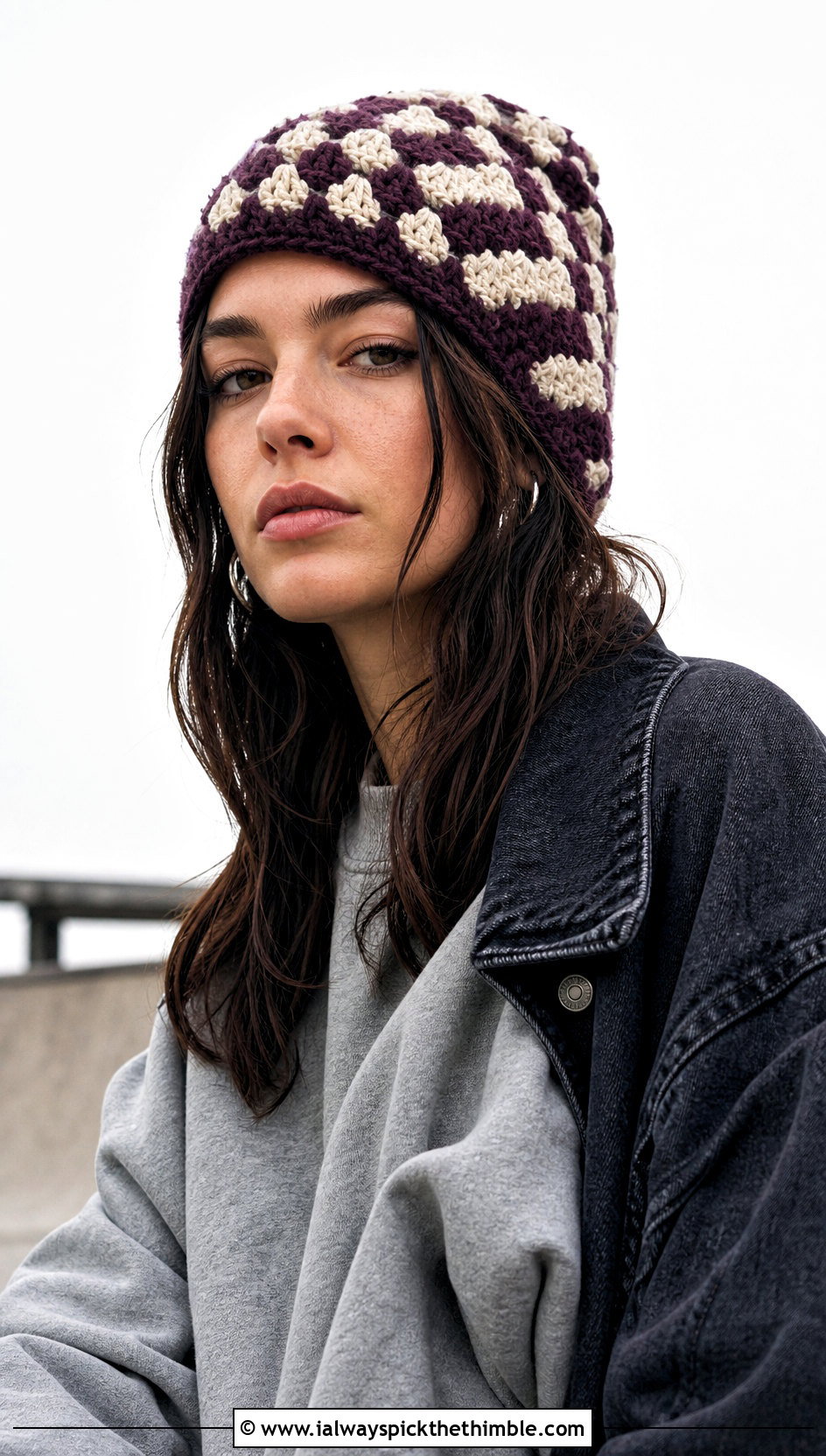 Checkerboard Crochet Beanie With Skatewear - 25 cute crochet beanies outfit ideas