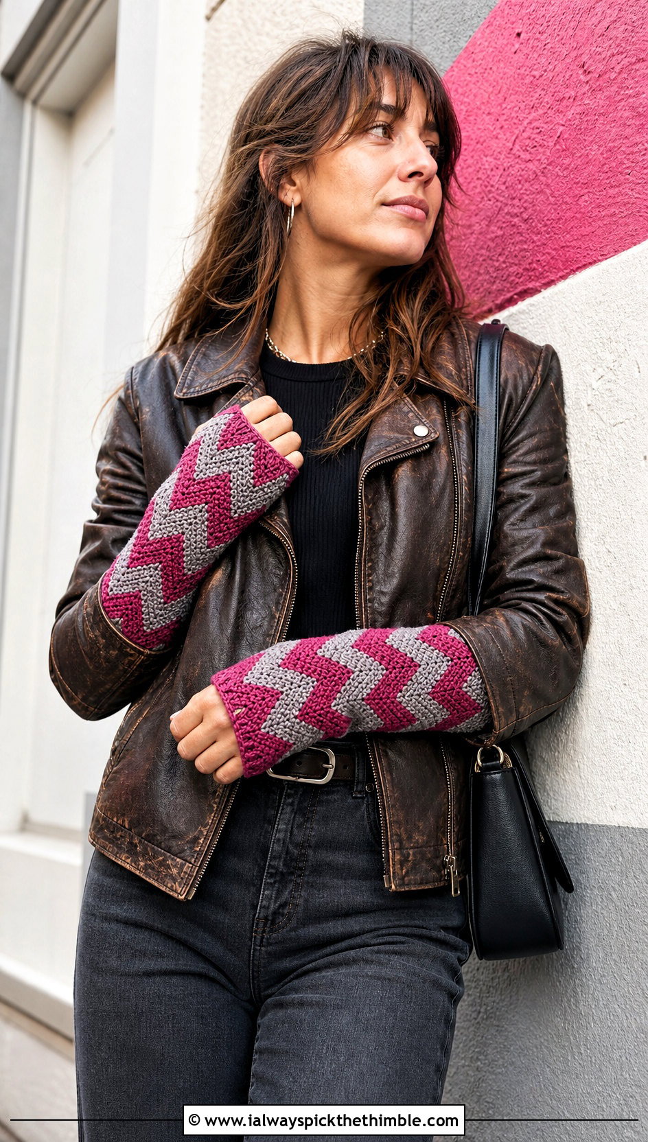 Chevron Crochet Arm Warmers With Leather Jacket - 15 crochet arm warmers vintage-styled outfit ideas