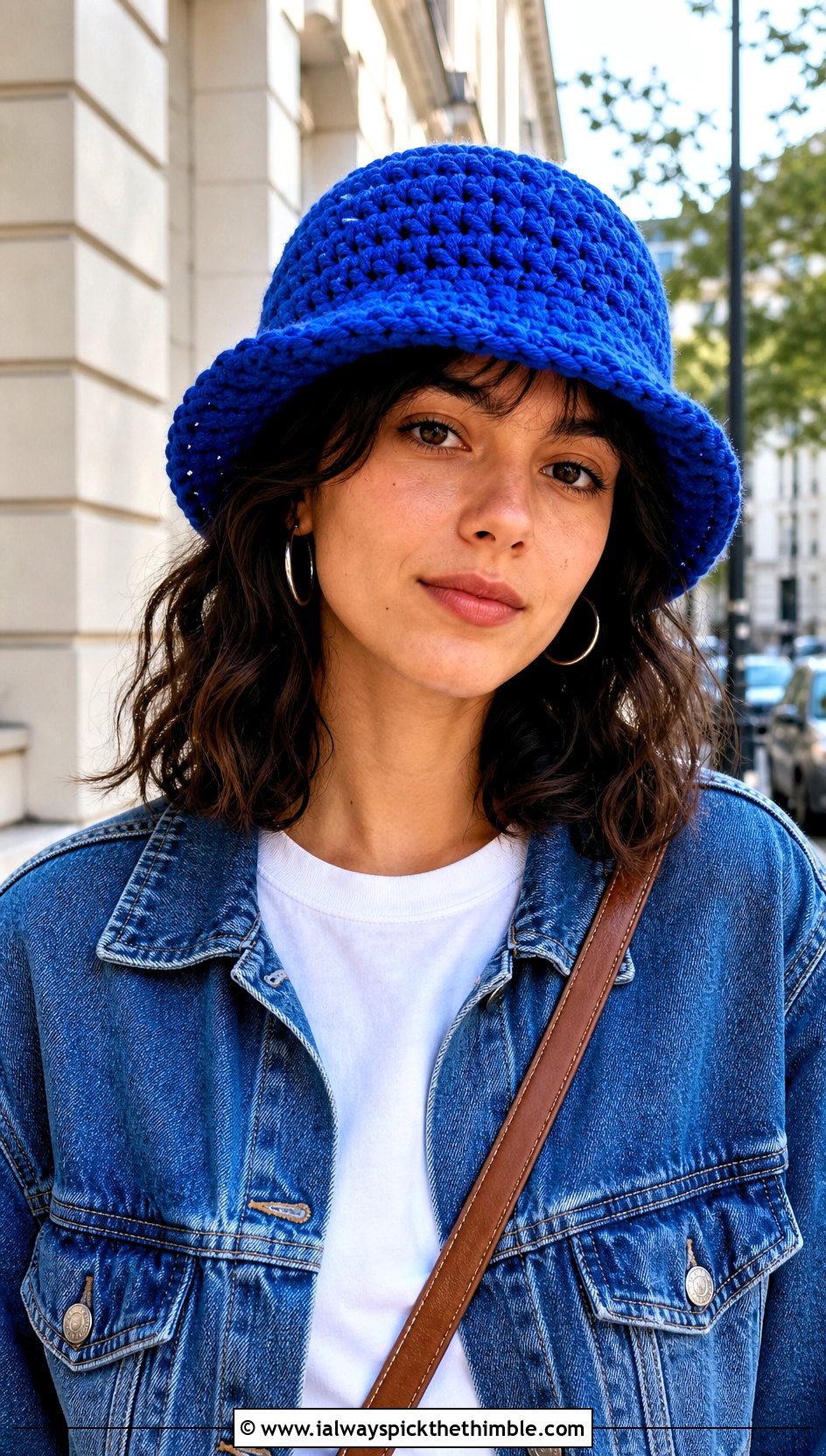 Chunky Crochet Bucket Hat With White T Shirt And Jeans - 25 fun crochet hats outfit ideas