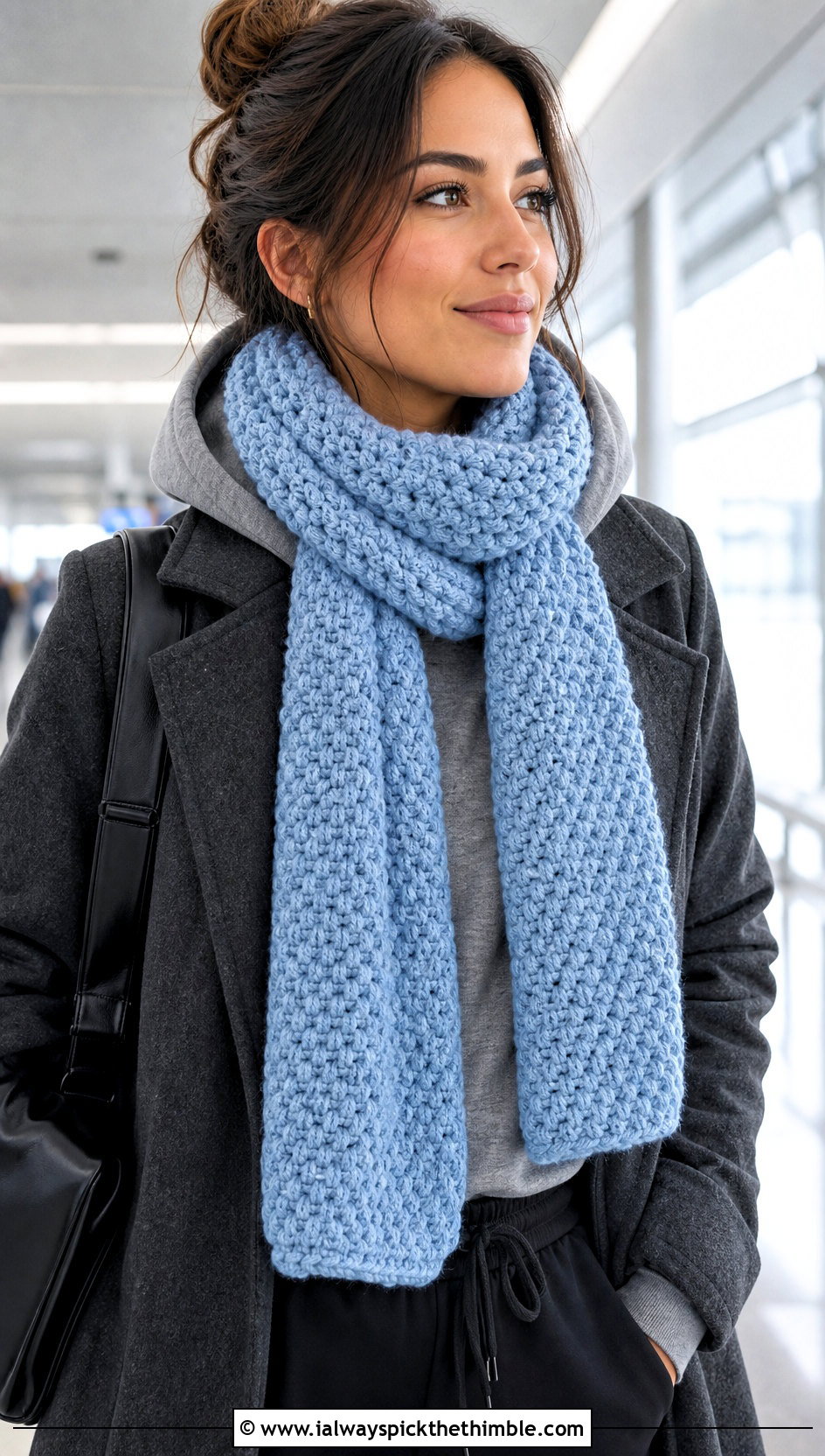 Chunky Moss Stitch Crochet Scarf With Hoodie And Overcoat - 20 Chunky Yarn Crochet Scarf outfit ideas