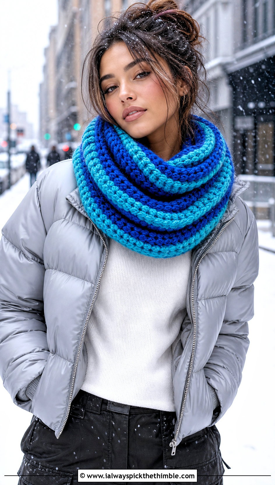 Chunky Ribbed Striped Crochet Infinity Scarf With Puffer Jacket - 15 Striped Crochet Infinity Scarf outfit ideas