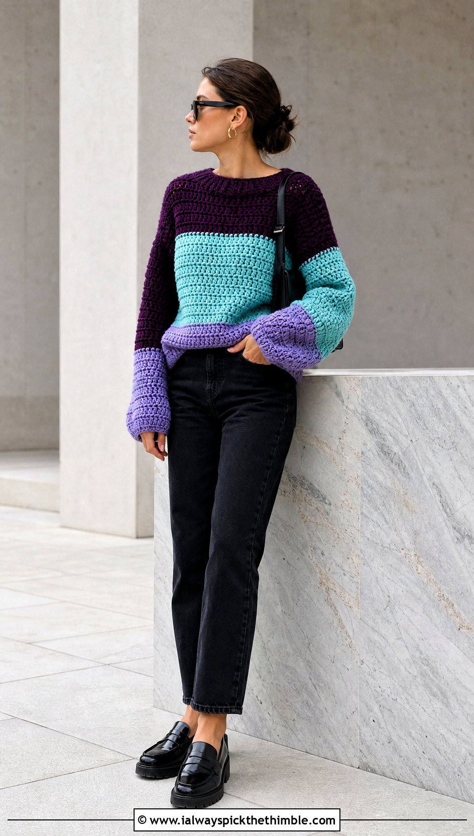 Color Block Chunky Crochet Jumper With Black Jeans - 25 chunky crochet jumper outfit ideas