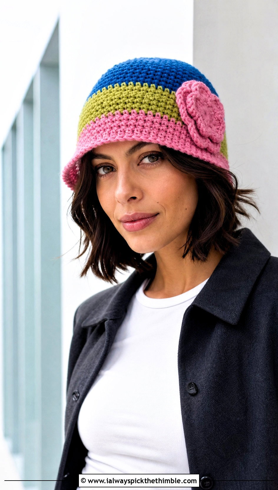 Color Block Crochet Flapper Hat With Minimalist Basics - 20 crochet flapper hat outfit ideas