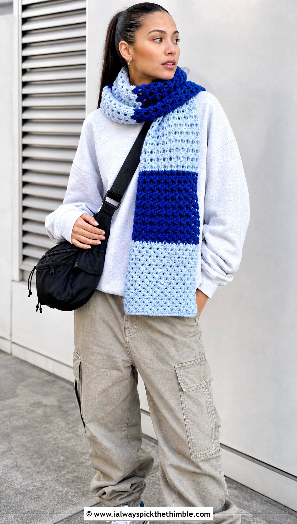 Color Block Crochet Scarf With Sweatshirt And Cargo Pants - 20 pretty crochet scarf outfit ideas