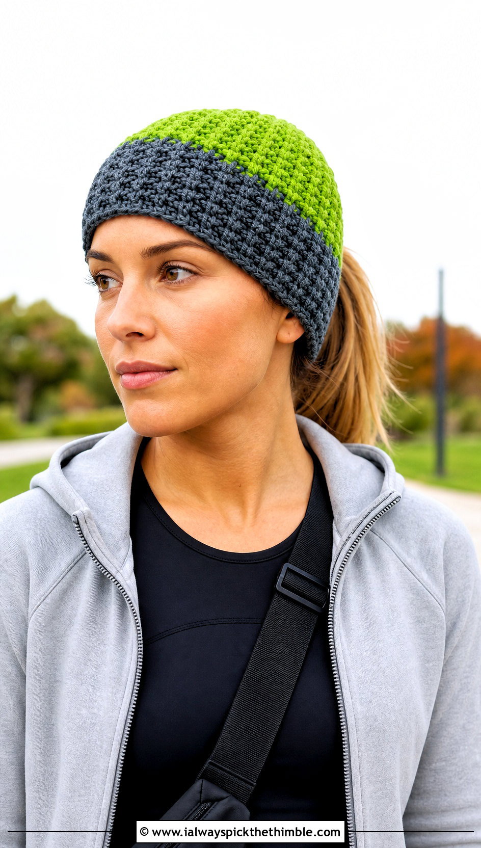 Color Block Moss Stitch Crochet Beanie With Hoodie And Leggings - 20 Moss Stitch Crochet Hat outfit ideas