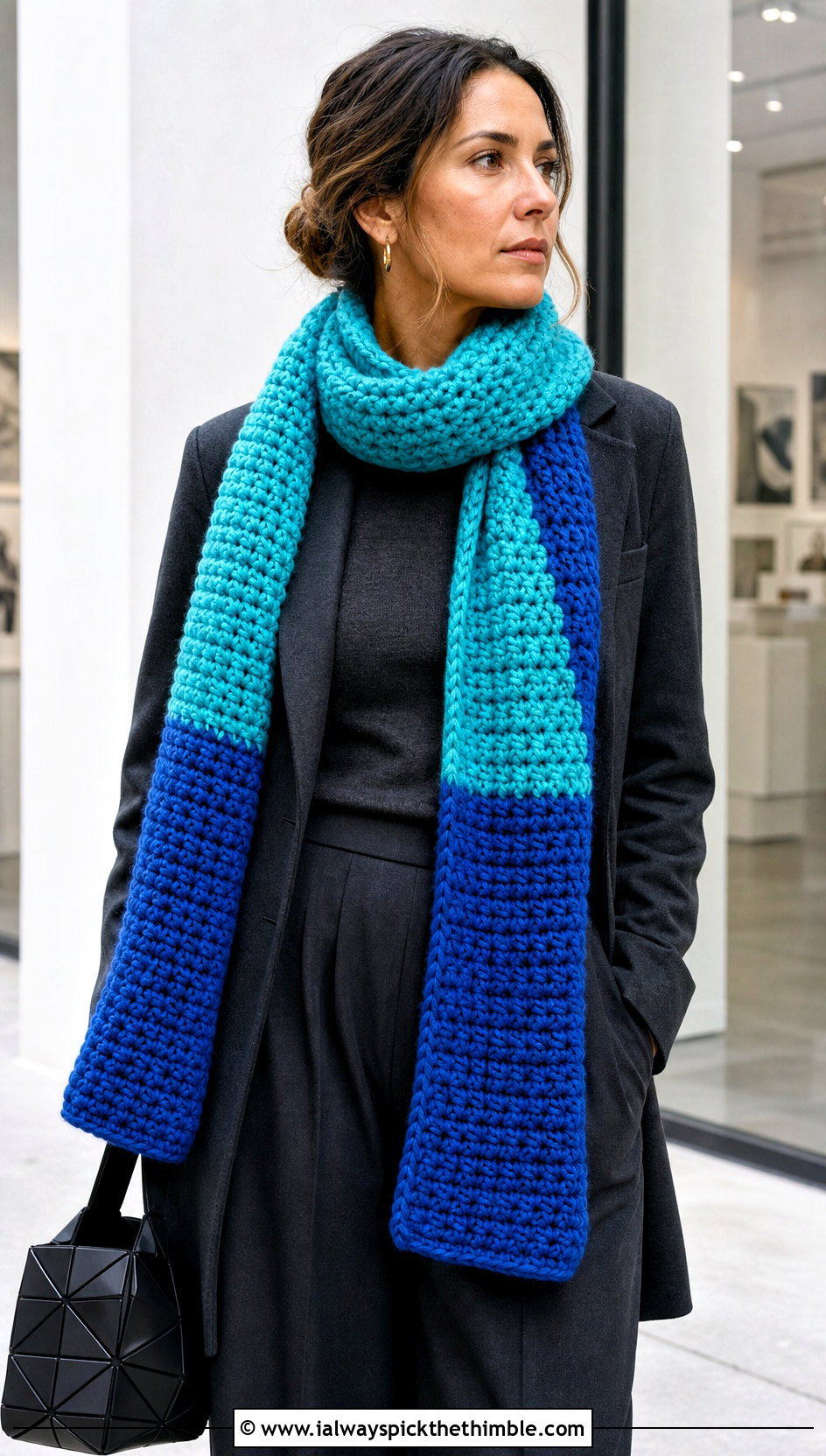 Color Block Thick Crochet Scarf With Monochrome Outfit - 15 Thick Crochet Scarf outfit ideas