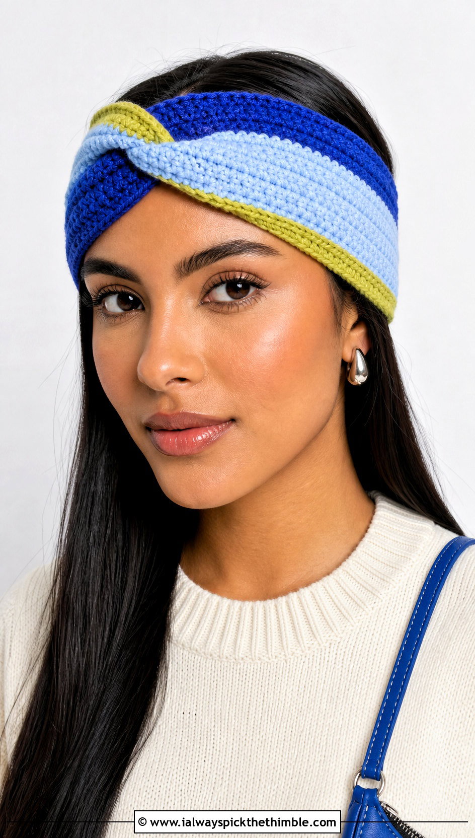 Color Block Twisted Knot Crochet Headband With Monochrome Outfit - 15 Twisted Knot Crochet Headband outfit ideas