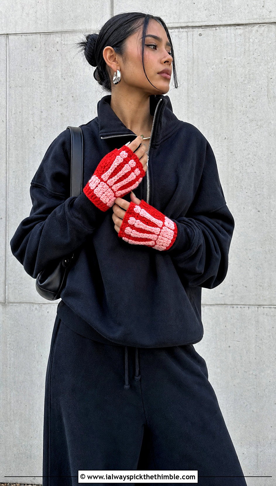 Colorwork Skeleton Gloves With Monochrome Streetwear - 15 Skeleton Crochet Fingerless Gloves outfit ideas