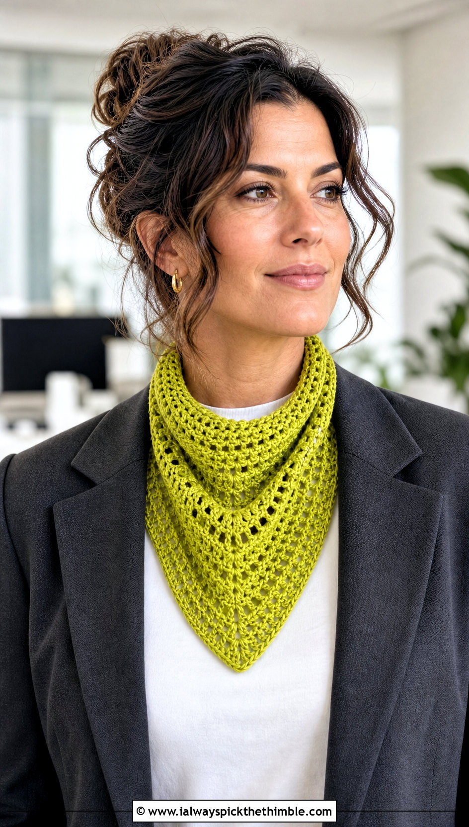 Crochet Shawlette With Blazer And Trousers - 25 easy simple crochet shawl outfit ideas