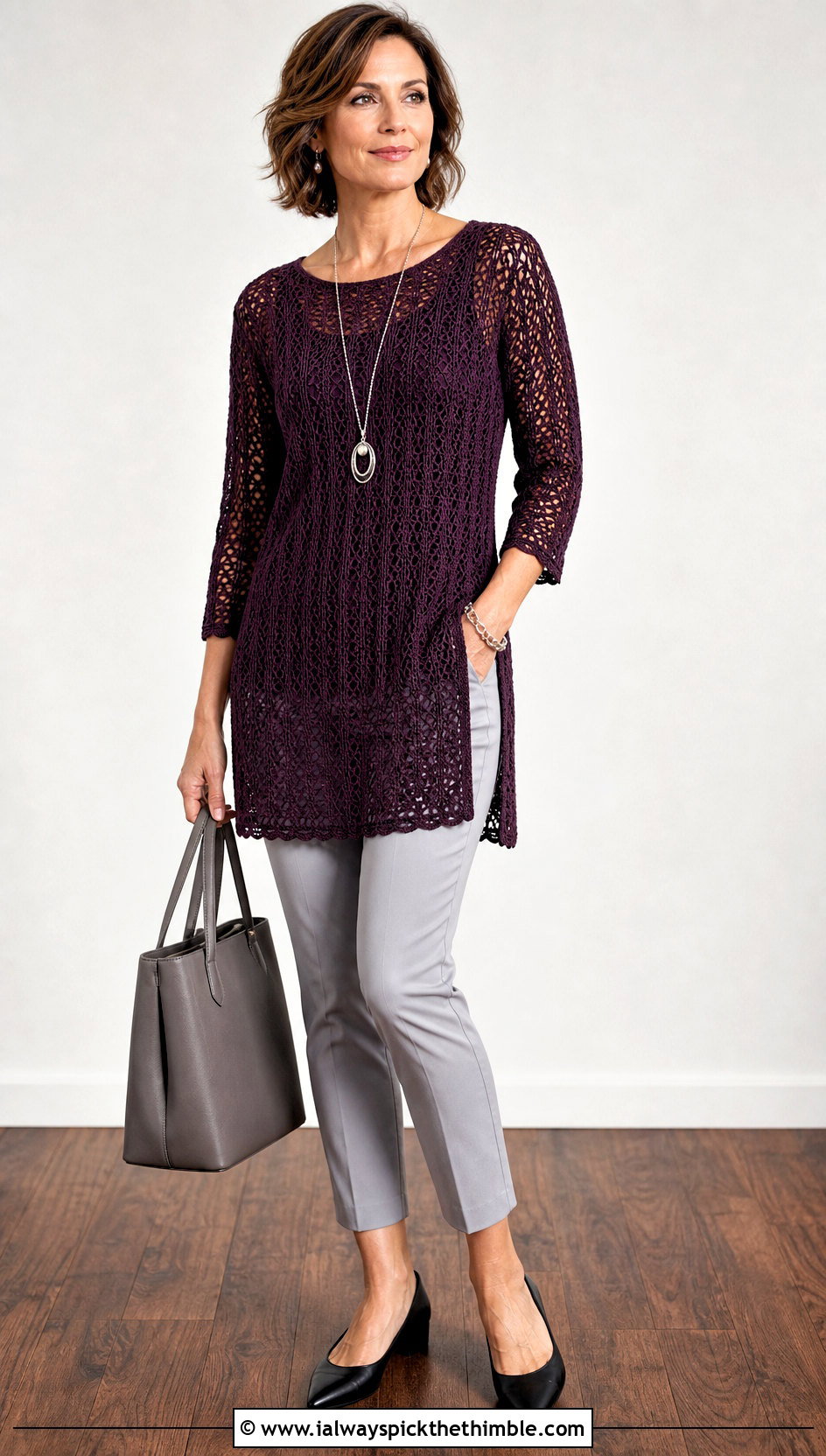 Crochet Tunic Top With Slim Cropped Pants - 15 crochet top on wooden floor outfit ideas