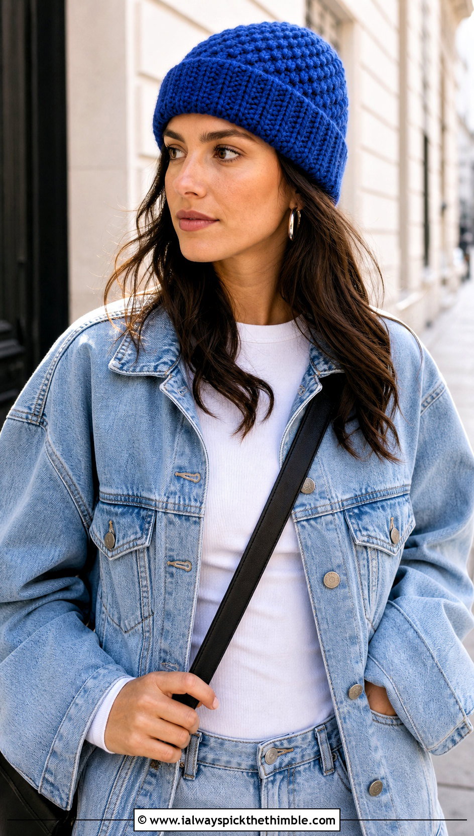 Cuffed Moss Stitch Beanie With Denim Jacket - 20 Crochet Moss Stitch Beanie outfit ideas
