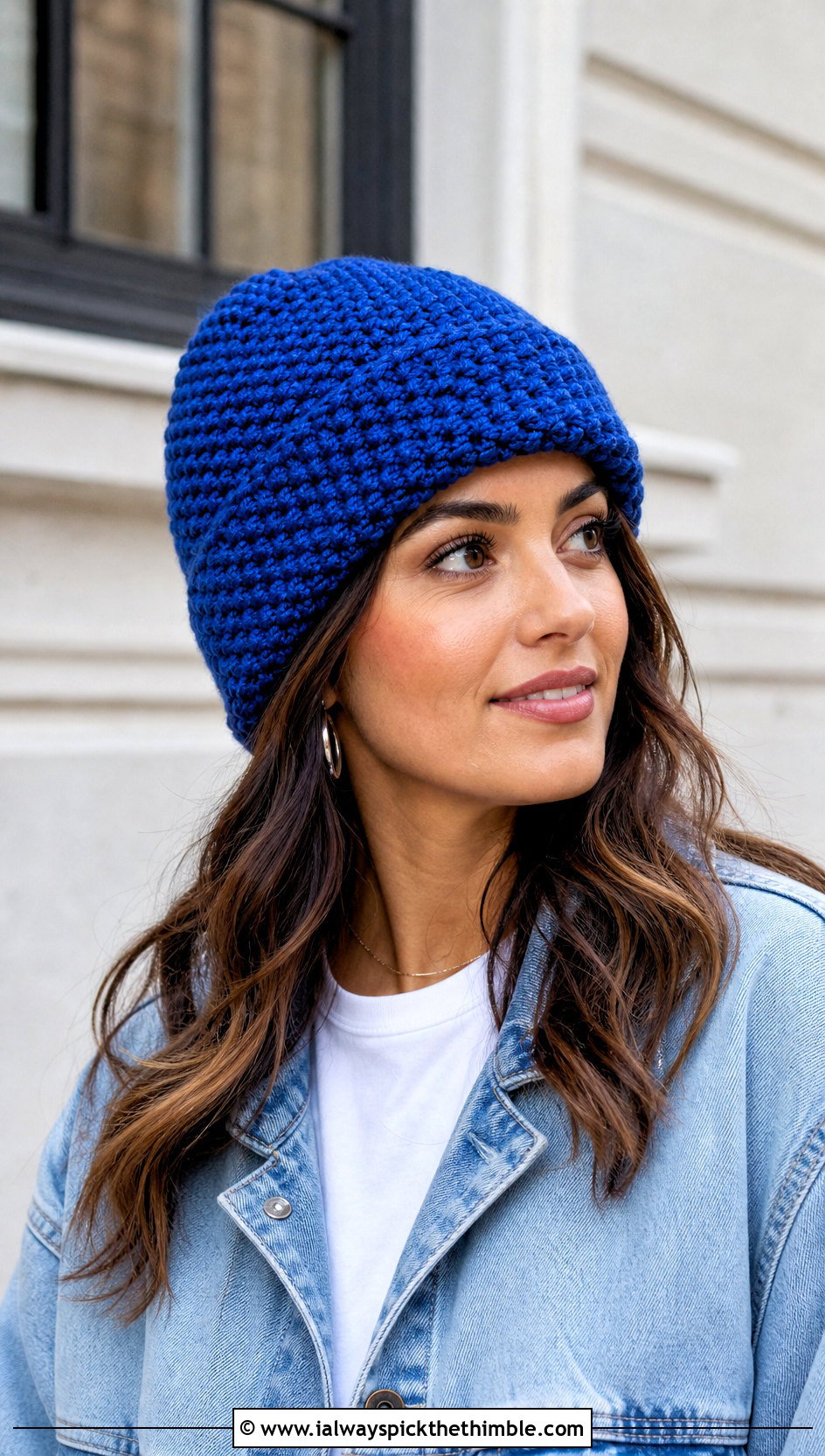 Cuffed Moss Stitch Crochet Beanie With Denim Jacket - 20 Moss Stitch Crochet Hat outfit ideas