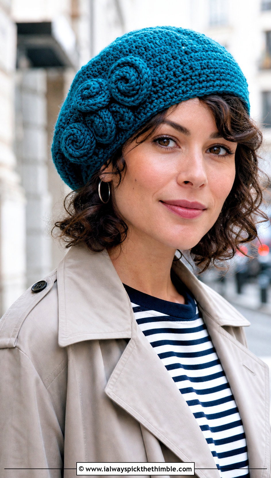 Curly Cue Beret With Trench Coat - 20 Crochet Curly Cue Hat outfit ideas