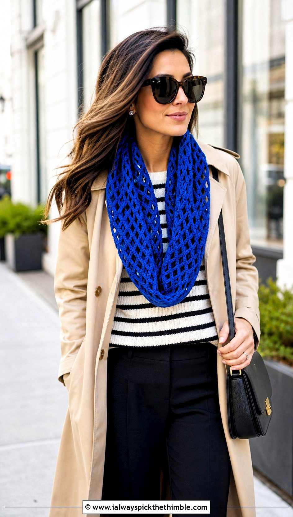 Diamond Mesh Infinity Scarf With Trench Coat - 20 Lacy Crochet Infinity Scarf outfit ideas