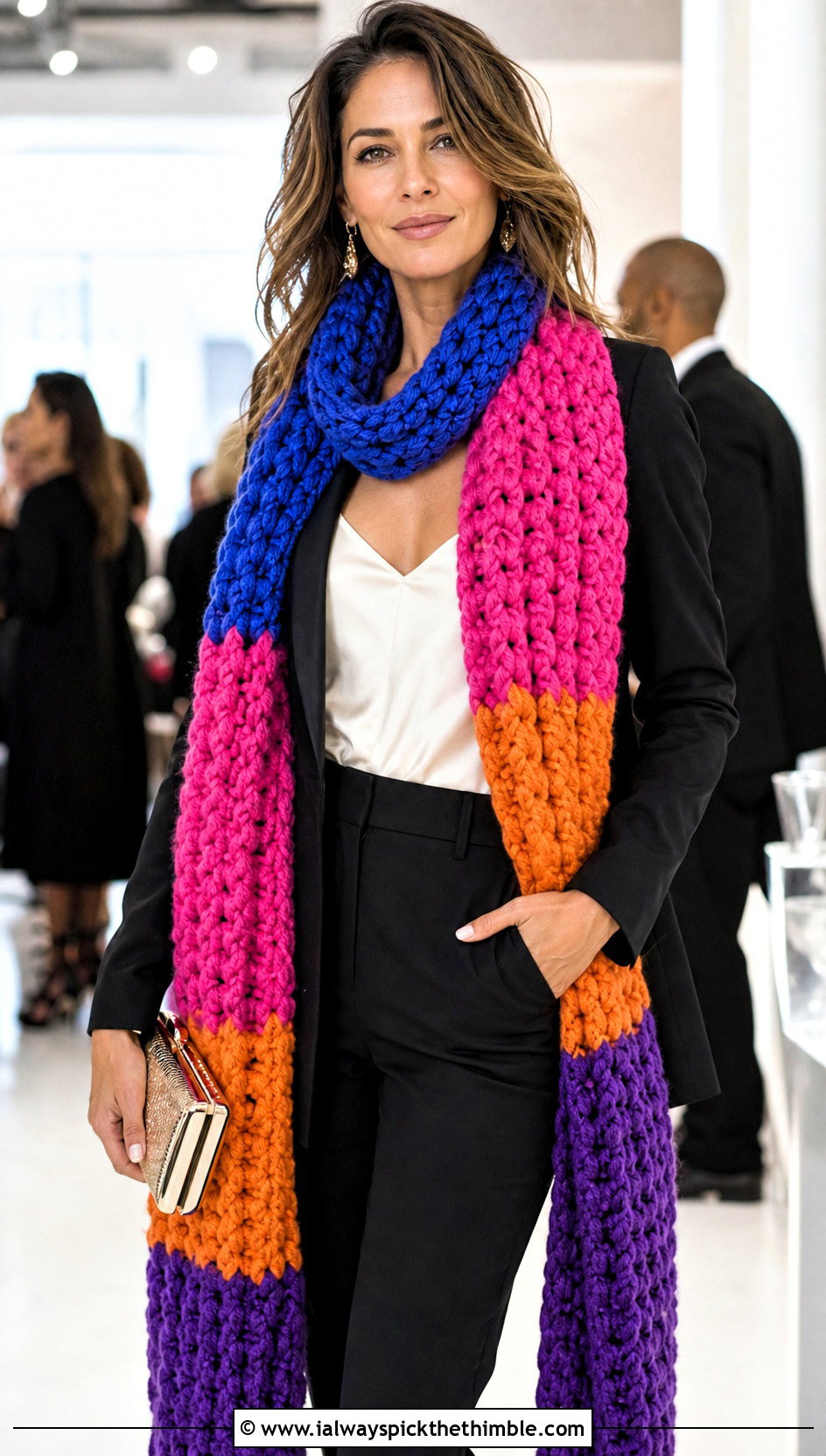 Extra Long Super Bulky Yarn Crochet Scarf With Evening Suit - 20 bulky yarn crochet scarf outfit ideas
