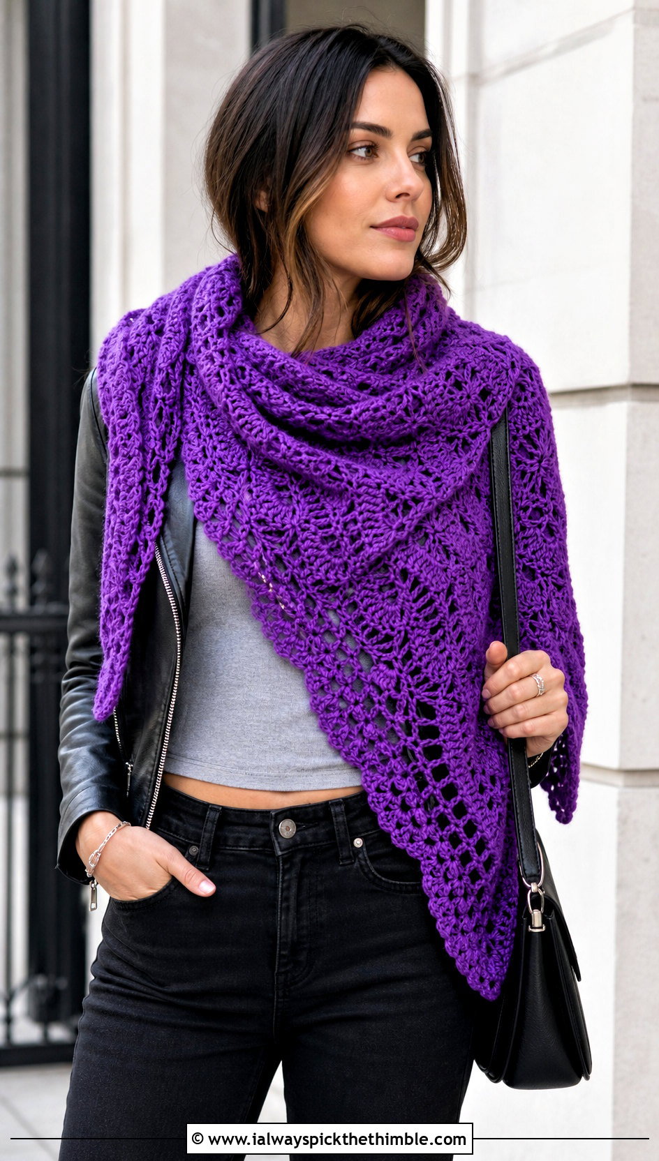 Fan Stitch Triangle Shawl With Leather Jacket And Black Jeans - 20 Crochet Lacy Triangle Shawl outfit ideas