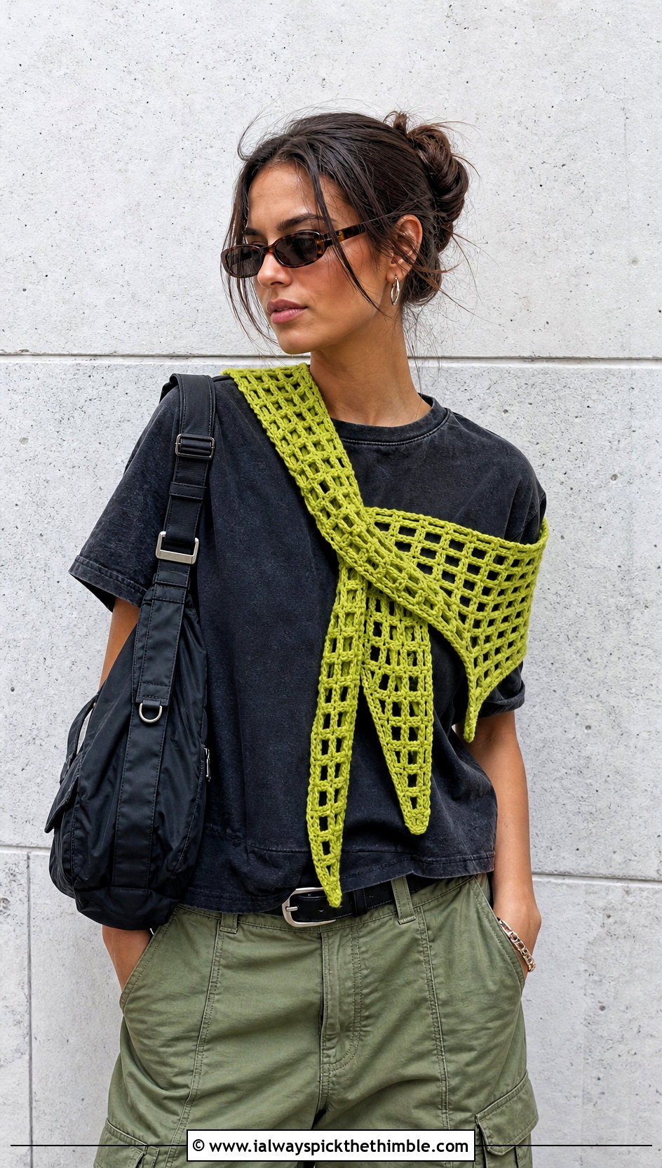 Filet Crochet Scarf With T Shirt And Cargo Pants - 20 crochet summer scarf outfit ideas