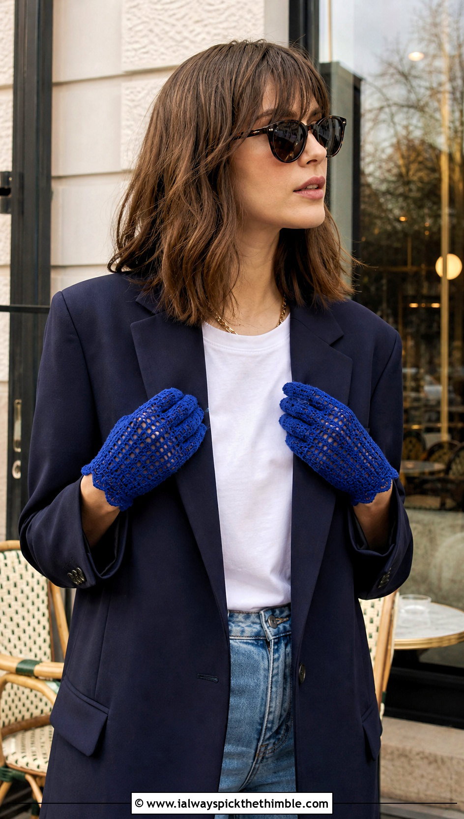 French Crochet Shortie Gloves With Jeans And Blazer - 20 Vintage Crochet Gloves outfit ideas