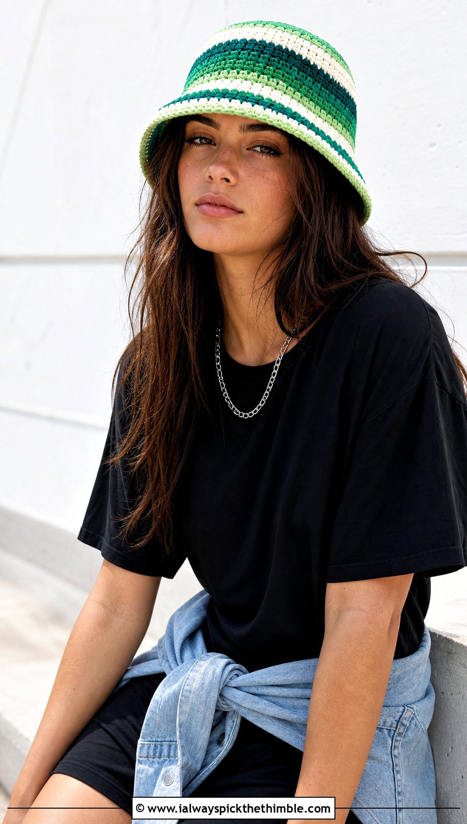 Green Striped Bucket Hat With T Shirt Dress - 25 green crochet hat outfit ideas