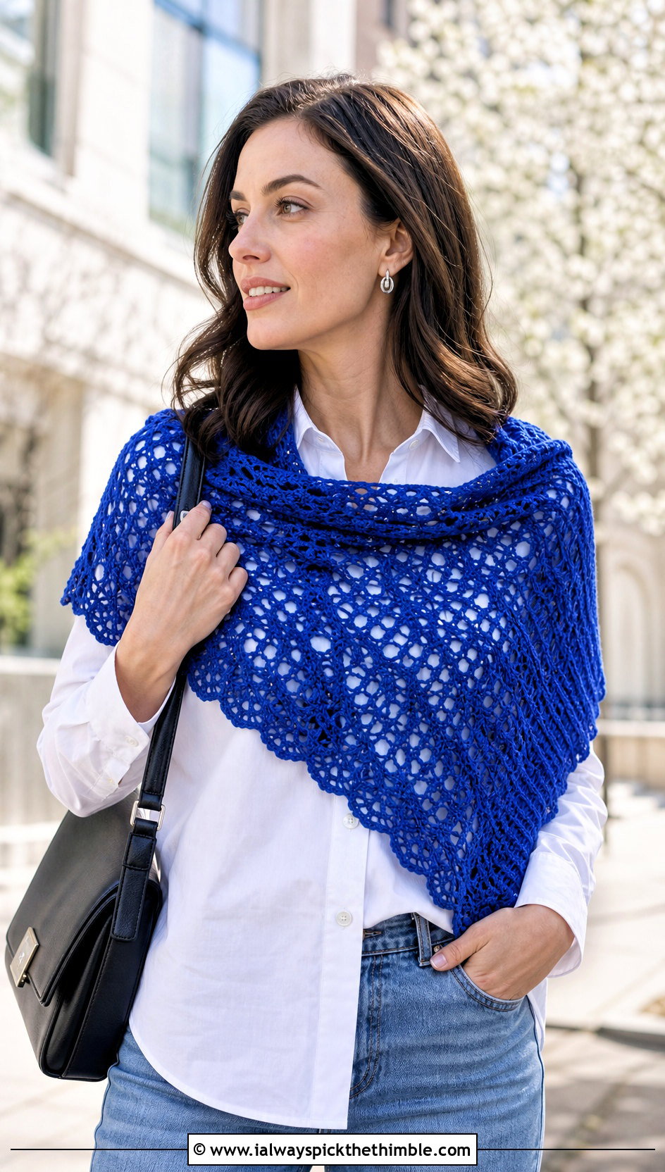 Lace Half Moon Crochet Shawl With White Shirt And Jeans - 20 Half Moon Crochet Shawl outfit ideas