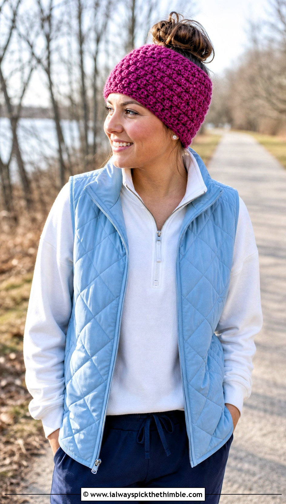 Messy Bun Moss Stitch Beanie With Quilted Vest - 20 Crochet Moss Stitch Beanie outfit ideas