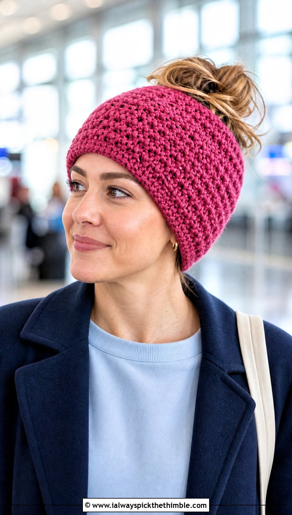 Messy Bun Moss Stitch Crochet Beanie With Matching Sweats - 20 Moss Stitch Crochet Hat outfit ideas