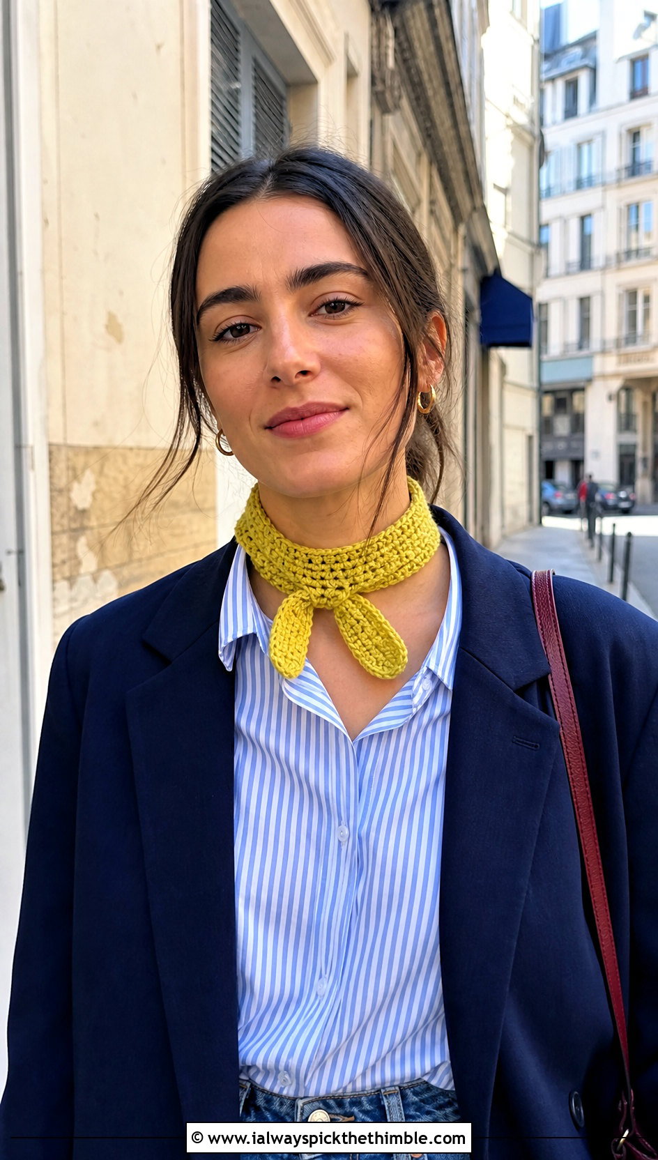 Mini Keyhole Crochet Scarf With Blazer And Jeans - 15 Key Hole Crochet Scarf outfit ideas