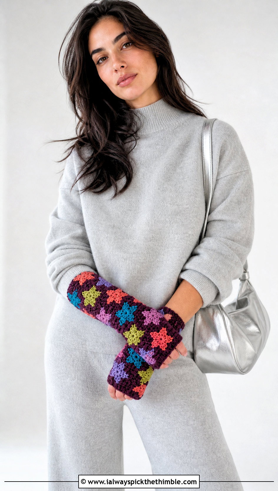 Multicolor Star Gloves With Monochrome Knit Outfit - 25 crochet star gloves outfit ideas