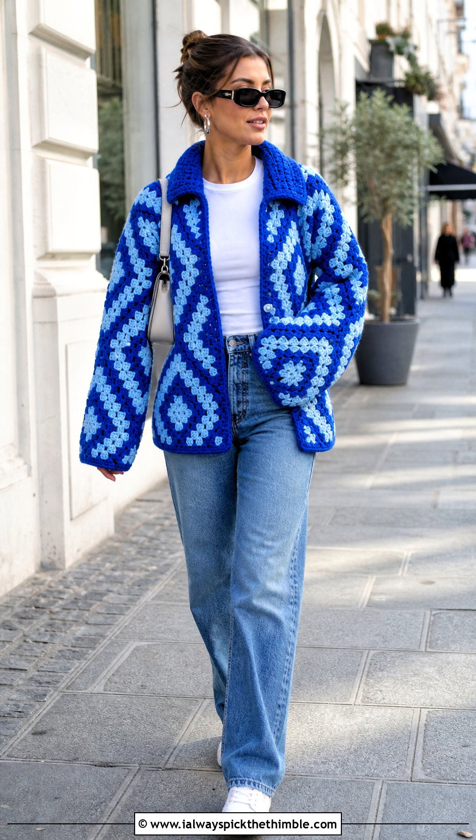 Oversized Diamond Howls Crochet Jacket With Straight Leg Jeans - 20 Howls Crochet Jacket outfit ideas