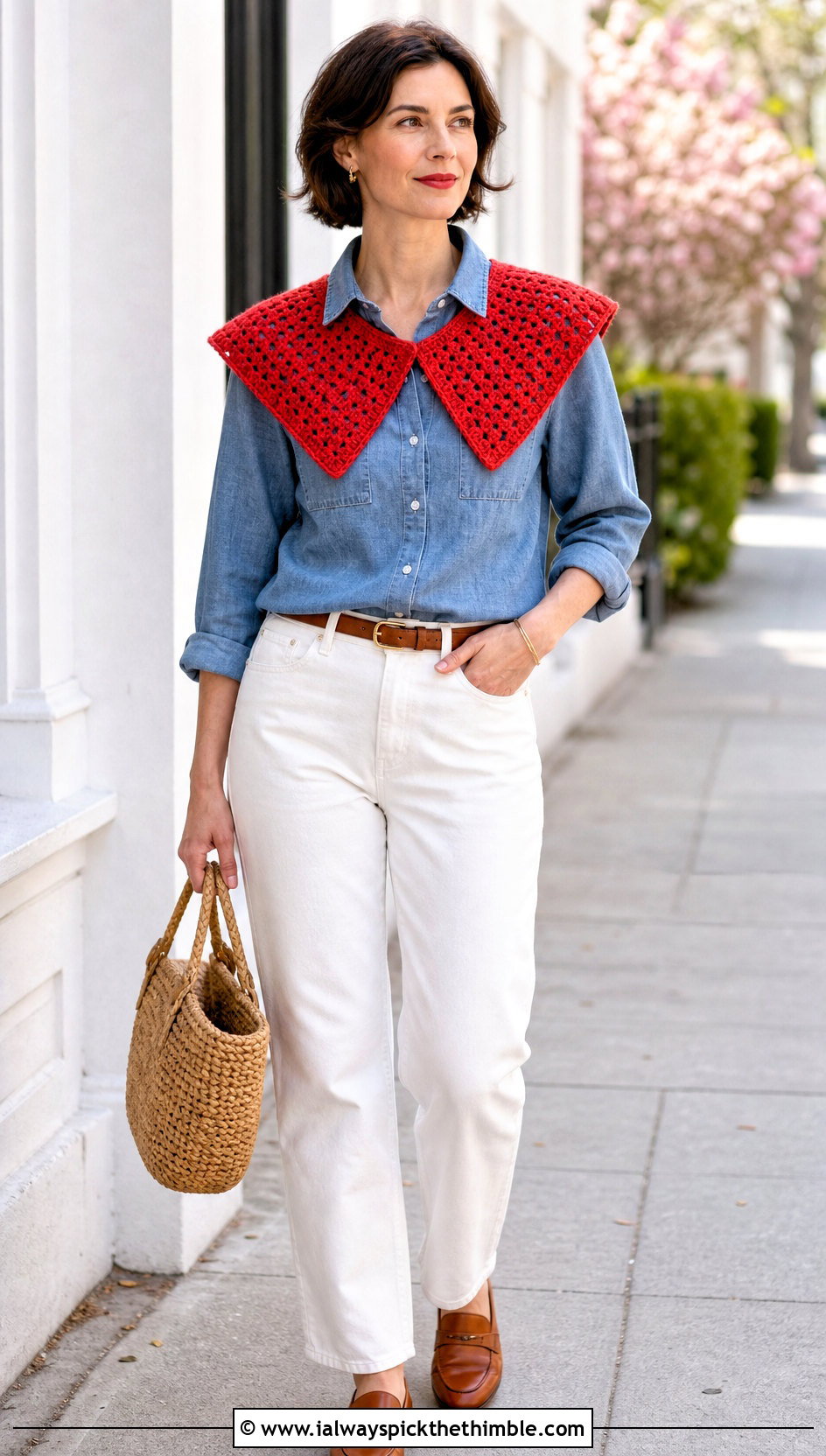 Pointed Crocheted Collar With Chambray Shirt And White Jeans - 15 Crocheted Collars outfit ideas