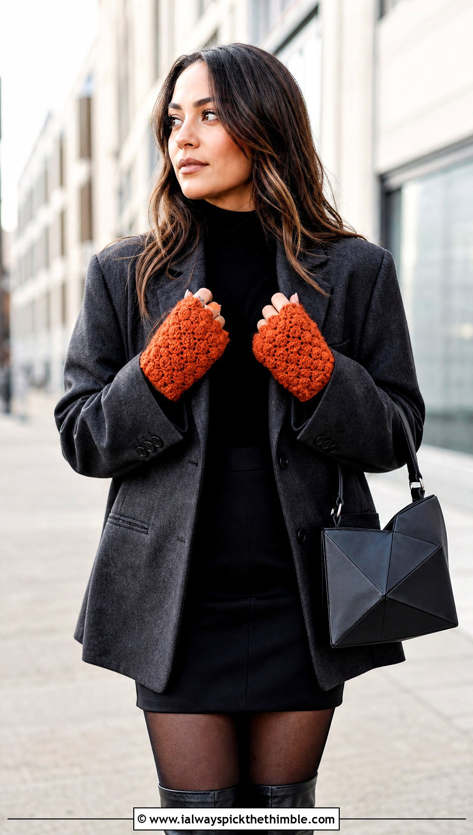 Puff Stitch Crochet Fingerless Gloves With Oversized Blazer And Mini Skirt - 20 Diy Crochet Fingerless Gloves outfit ideas