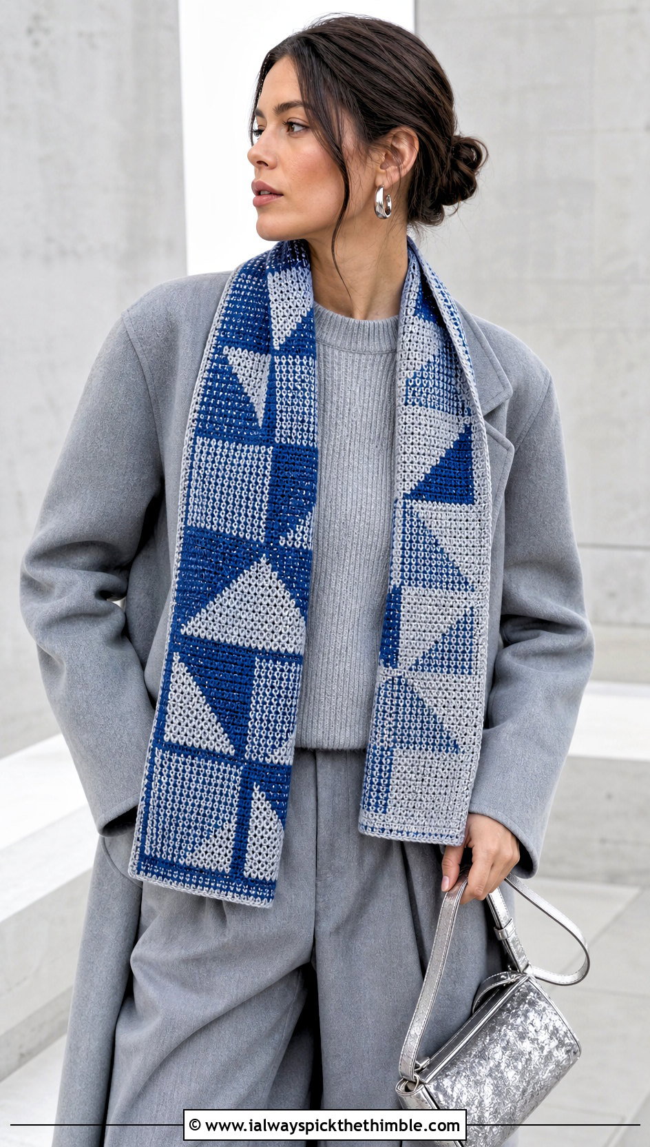 Reversible Mosaic Crochet Scarf With Monochrome Outfit - 20 Mosaic Crochet Scarf outfit ideas