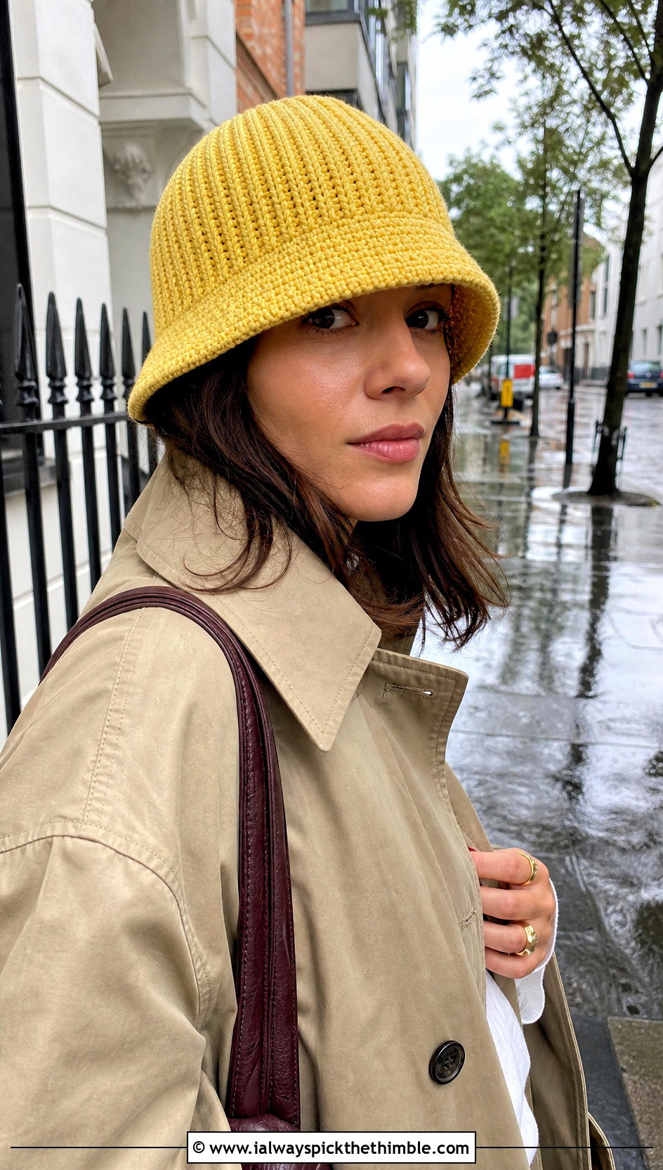 Ribbed Lemon Bucket Hat With Trench Coat And Straight Jeans - 20 Lemon Crochet Bucket Hat outfit ideas