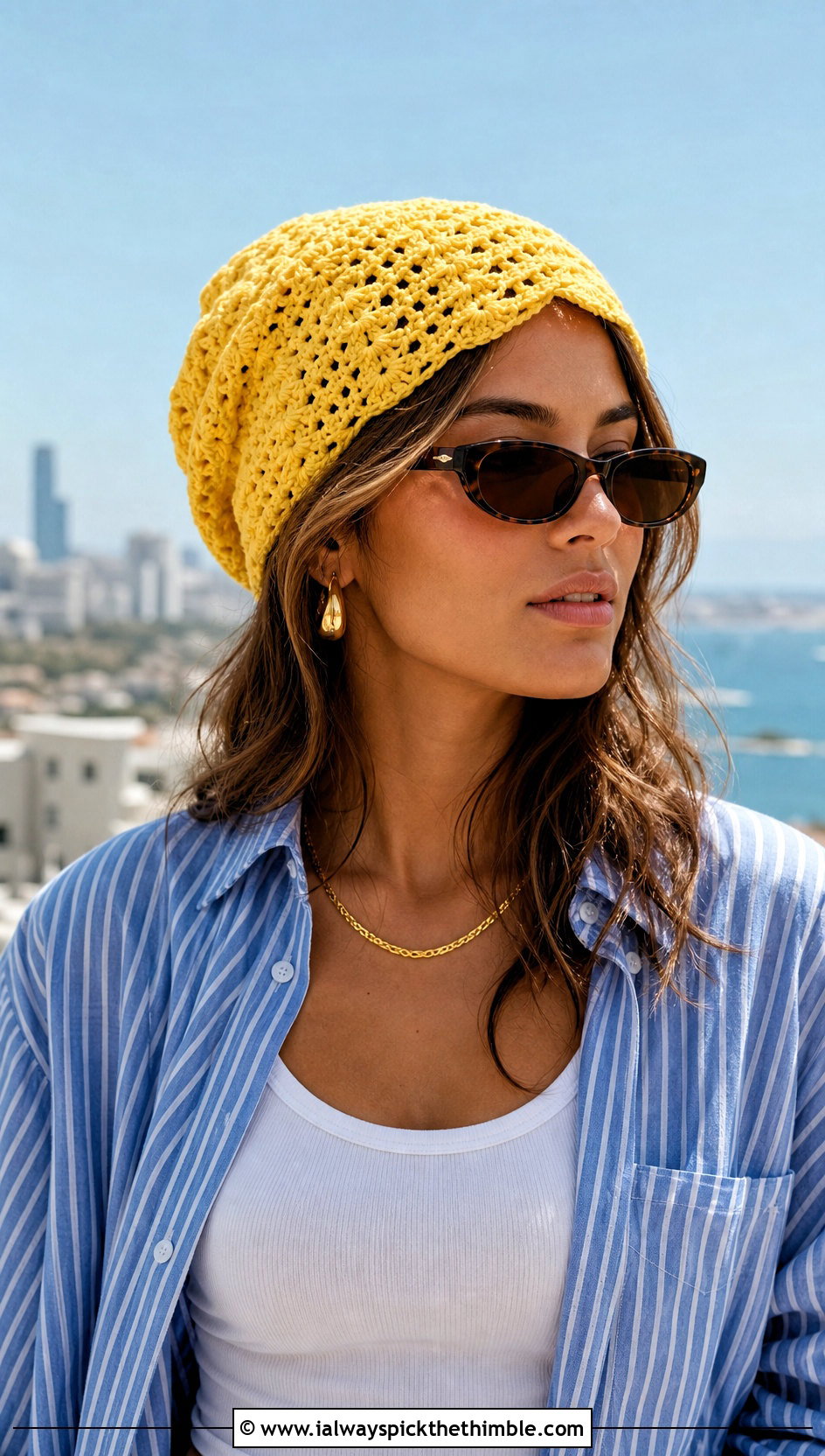 Ripple Stitch Slouchy Cap With White Jeans - 20 Summer Slouchy Crochet Hat outfit ideas