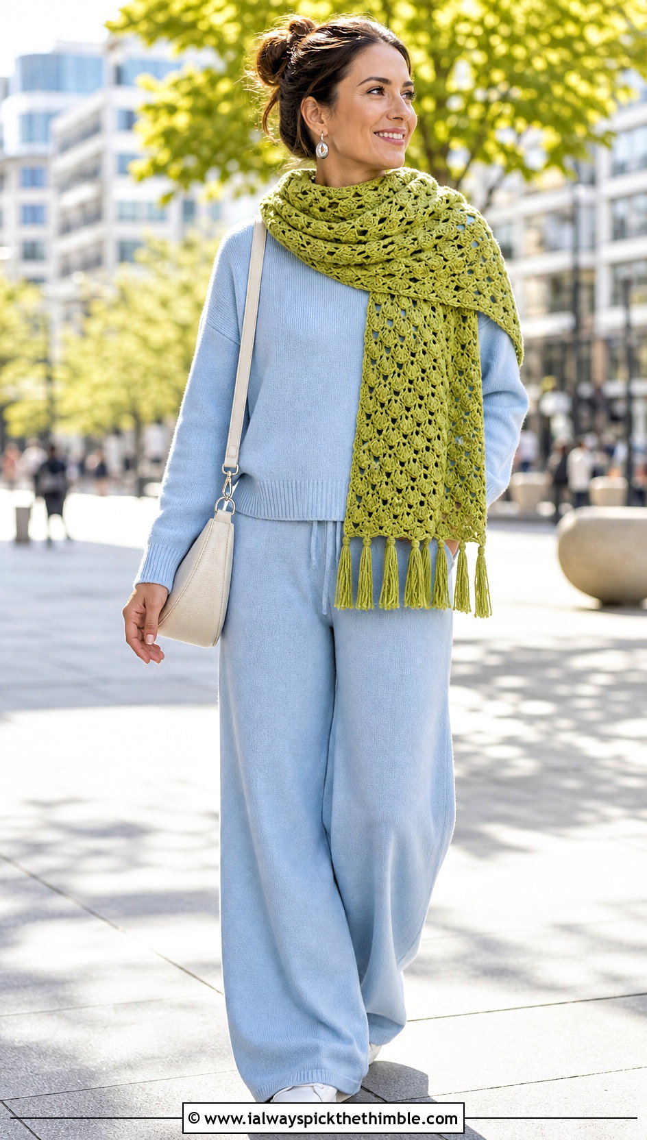 Shell Scarf With Tassels And Matching Knit Set - 20 crochet shell scarf outfit ideas
