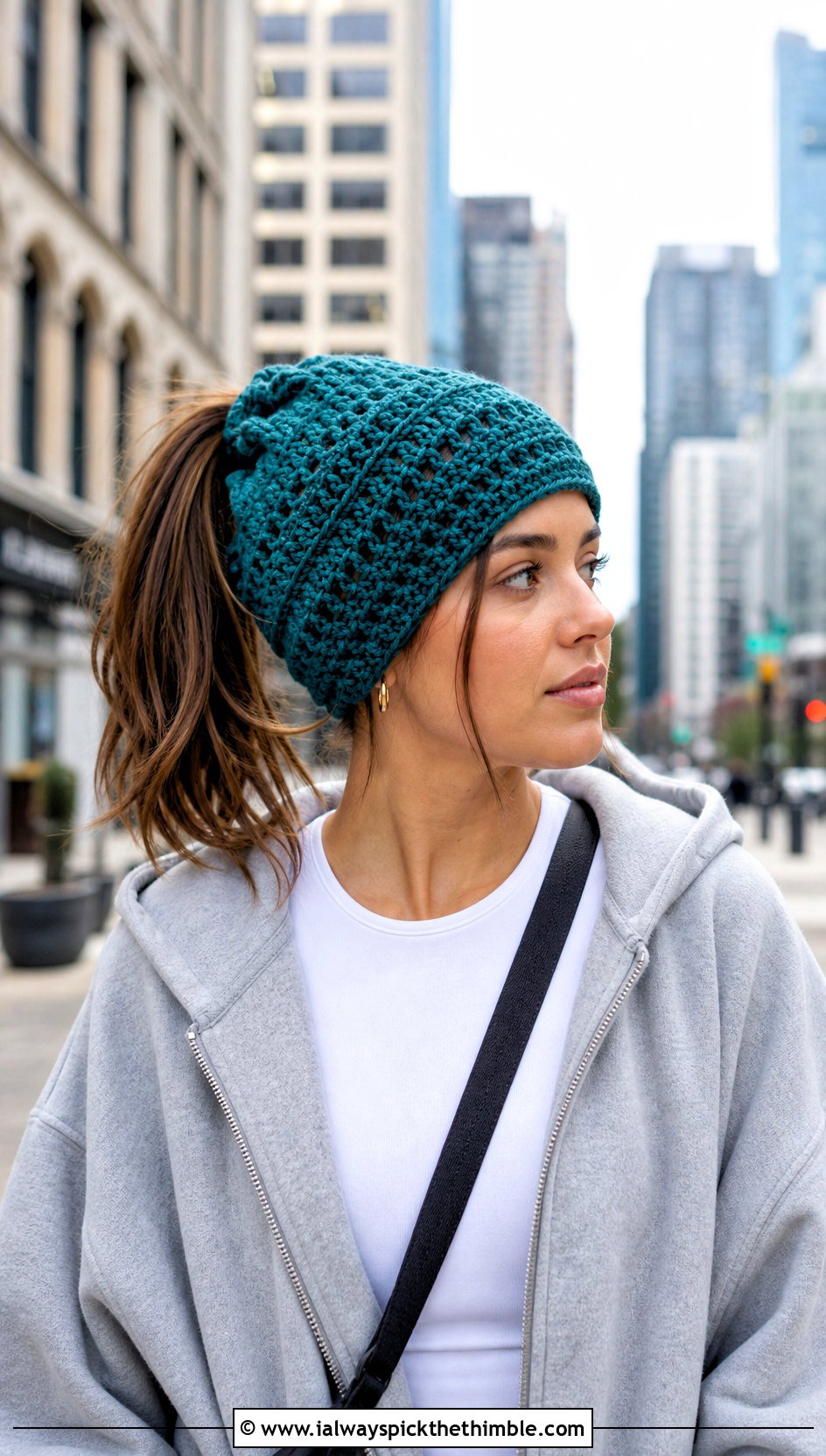 Slouchy Crochet Ponytail Beanie With Hoodie And Cargo Pants - 20 Crochet Ponytail Beanie outfit ideas