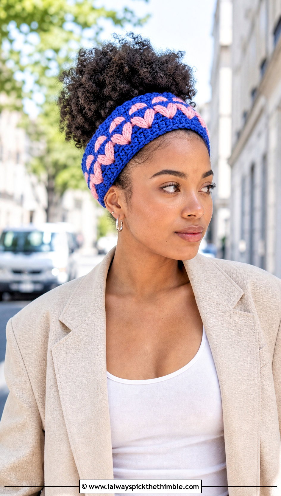 Spike Stitch Crochet Headband With Blazer And Denim Shorts - 20 crochet hair headband outfit ideas